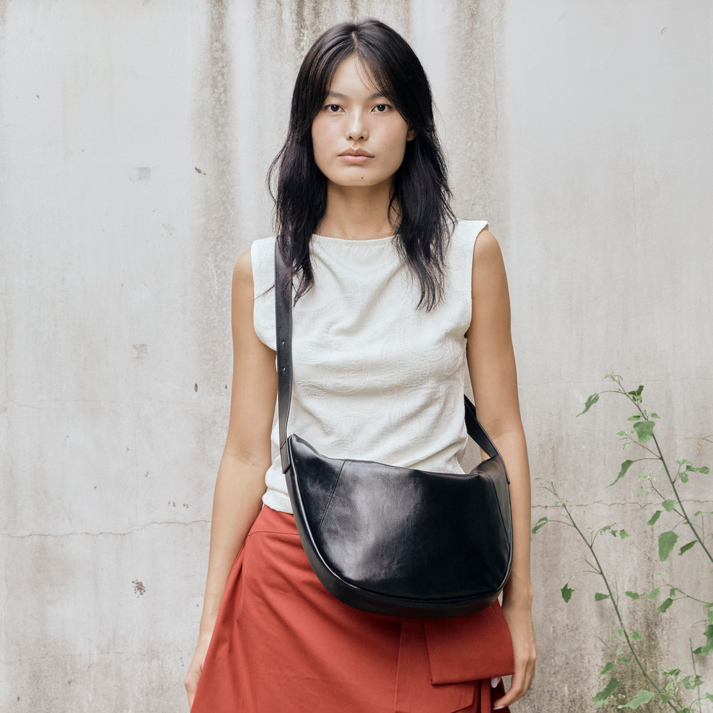 Mandu Crossbody Bag - Black