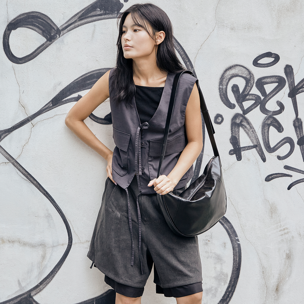 Mandu Crossbody Bag - Black