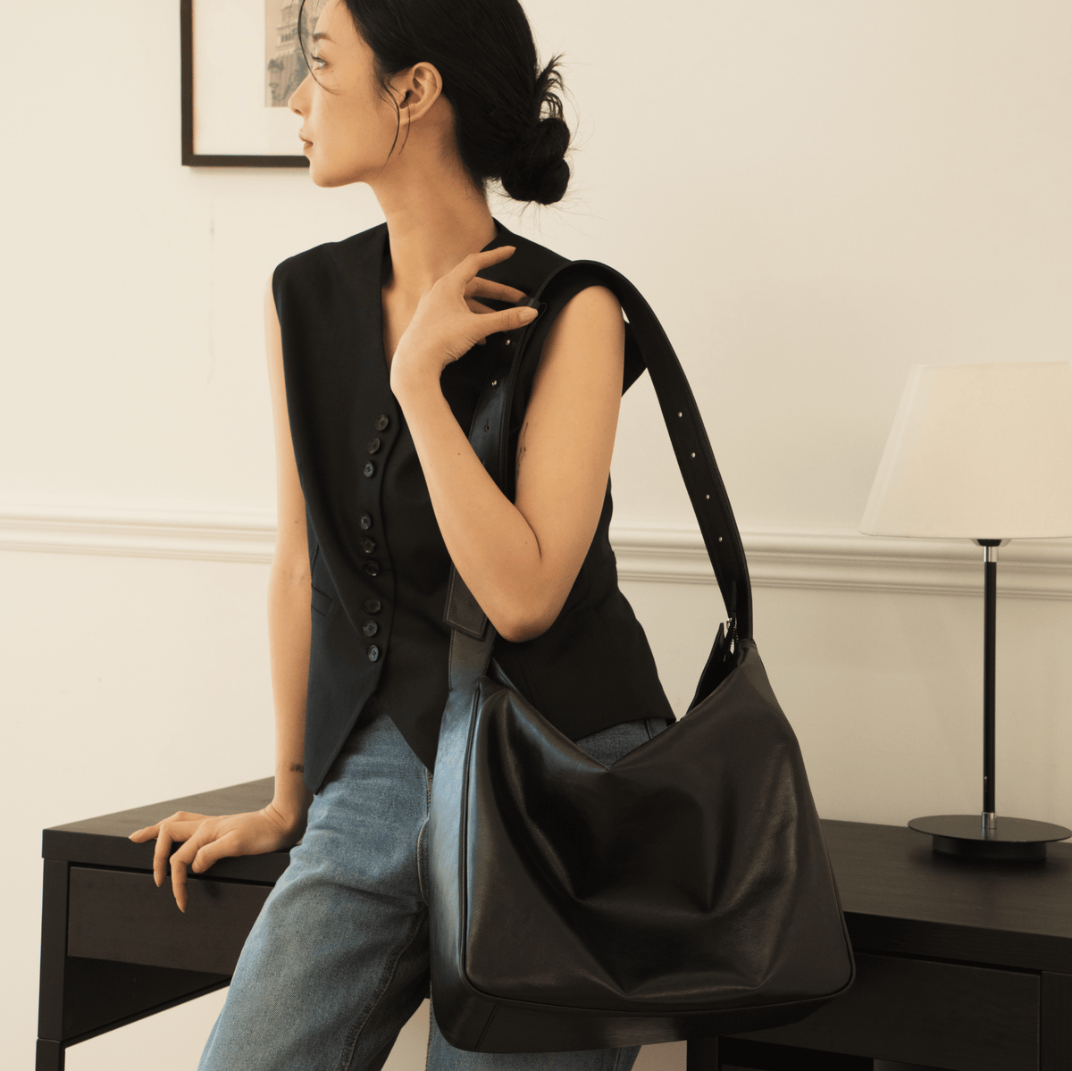 Neoul Crossbody Bag - Black